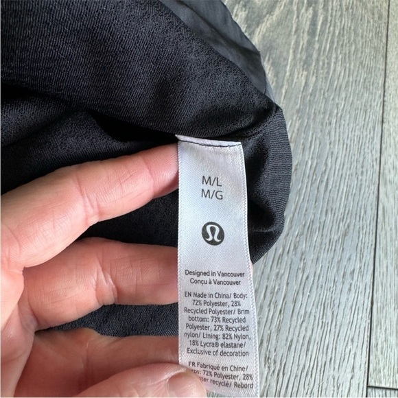 Lululemon Textured Fleece Bucket Hat in Black Size M/L main image 4